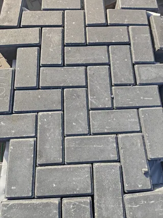 Betonstraatsteen 10cm machinaal verband antraciet